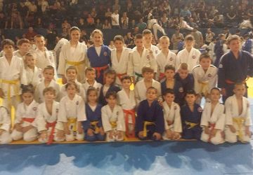 Zvezdin podmladak oduševio -Natalija Todorov osvojila prvu zlatnu medalju u sportskoj karijeri 