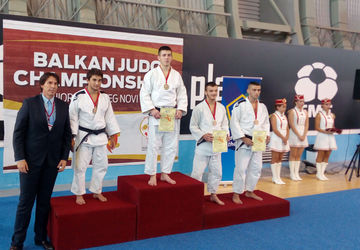 Zlato i dva srebra  na seniorskom šampionatu Balkana 
