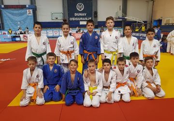 Podmladak sa osam medalja sa Memorijala "Radomir Kovačević" 