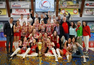 ​Čestitke Džudo kluba odbojkašicama Zvezde na duploj kruni