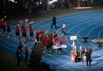 ​Mikec barjaktar na svečanoj ceremoniji otvaranja XIX MI